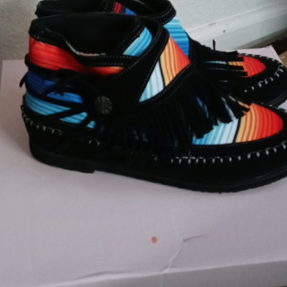 Women's moccasins